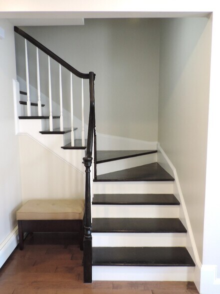 Building Photo - 7 Ward Ct