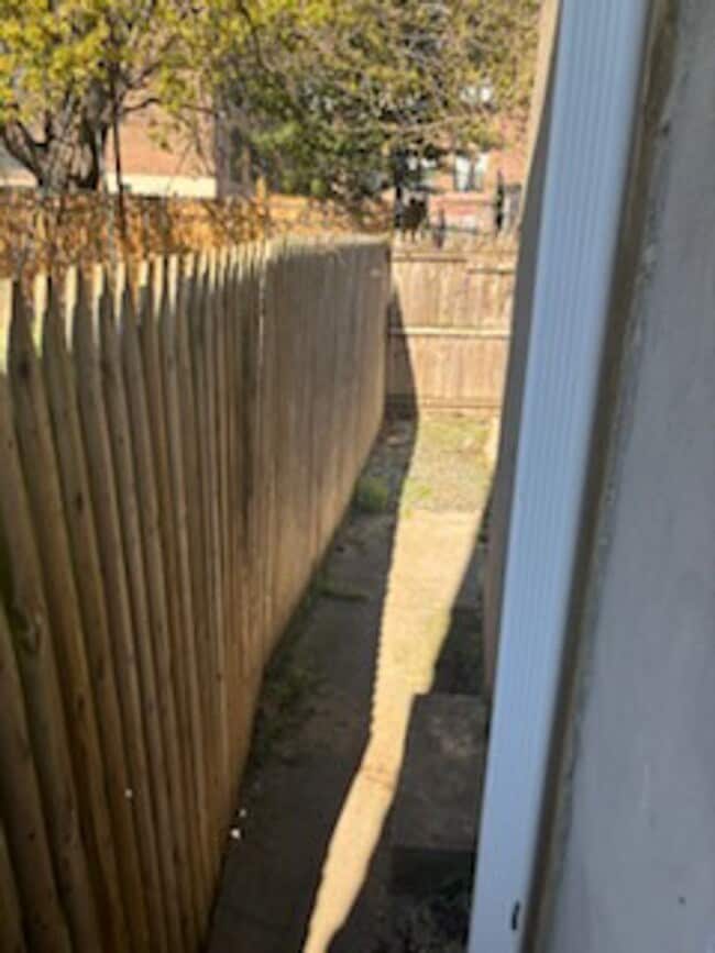 Building Photo - Stunning 3 Bed / 3 Bath Single-Family Home with Gated Backyard – Available Now!
