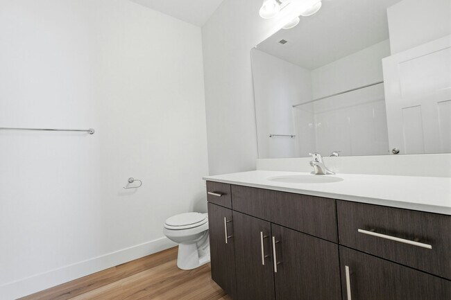 Building Photo - 882 Coulsen Dr