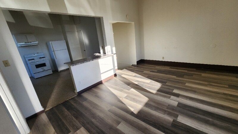 Building Photo - 815 G St