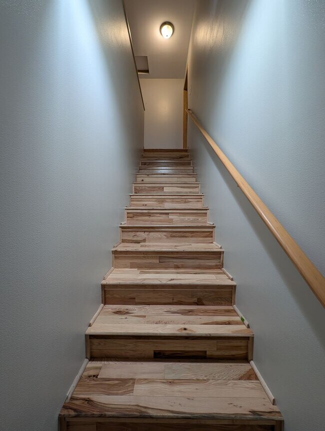Building Photo - A Gardeners Oasis! 3 Bedroom Townhome for ...