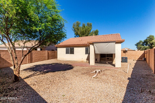 Building Photo - 11187 W Almeria Rd