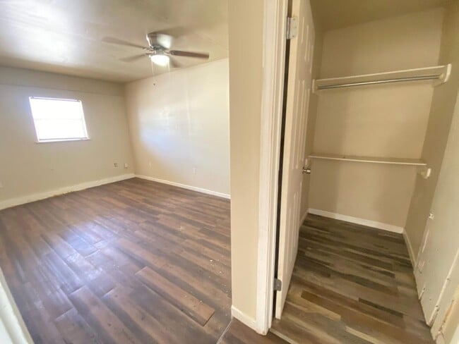 Building Photo - $0 First Month's Rent / $0 Deposit at Move-in
