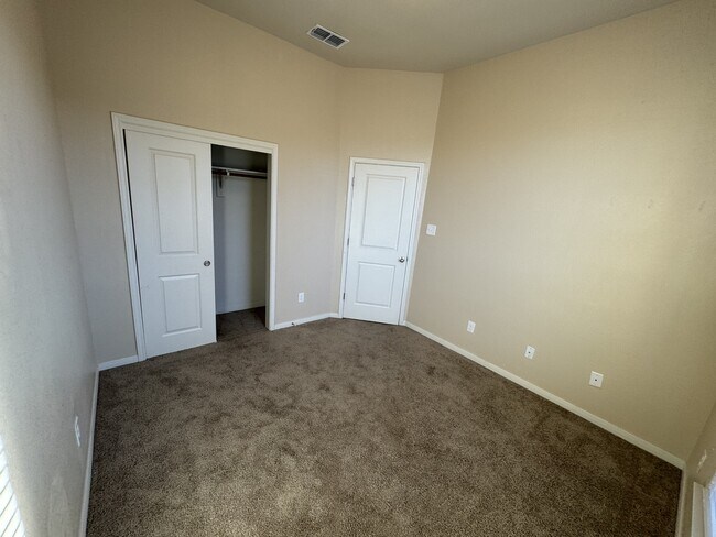 Building Photo - 5607 Markham Dr