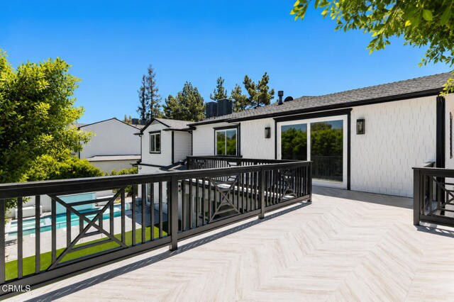 Building Photo - 10331 Valley Spring Ln