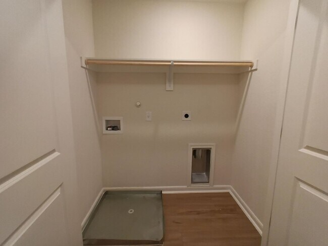 Building Photo - 7518 Astro Fld