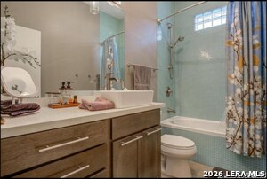 Building Photo - 1542 N Alamo St