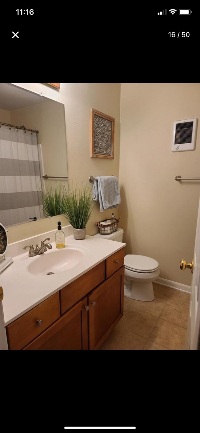 Building Photo - 873 Lincoln Ave