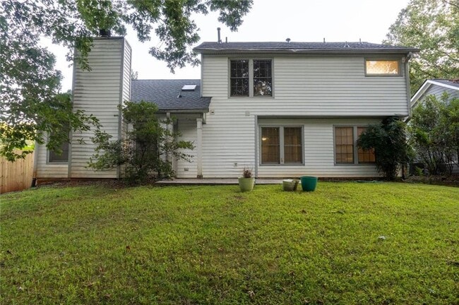 Building Photo - 110 Beaverwood Ln