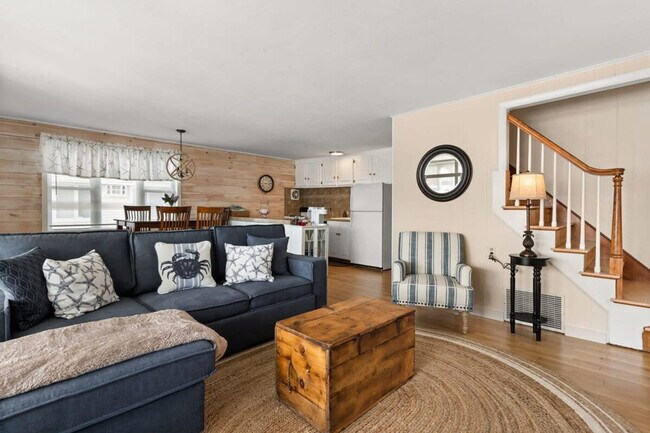 Building Photo - 12 Harris Ave