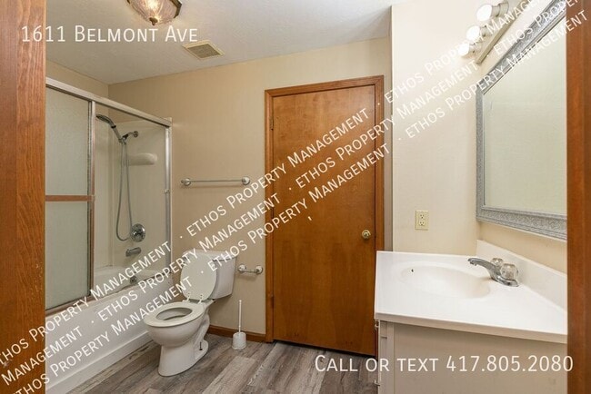 Building Photo - 1611 W Belmont St