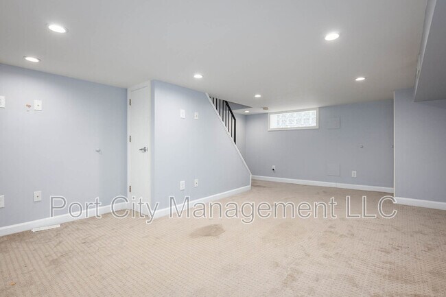 Building Photo - 3033 Eastern Ave