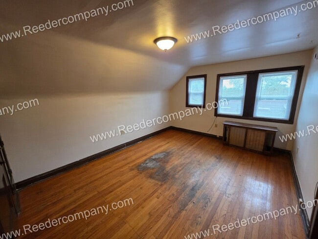 Building Photo - 625 Roosevelt Dr