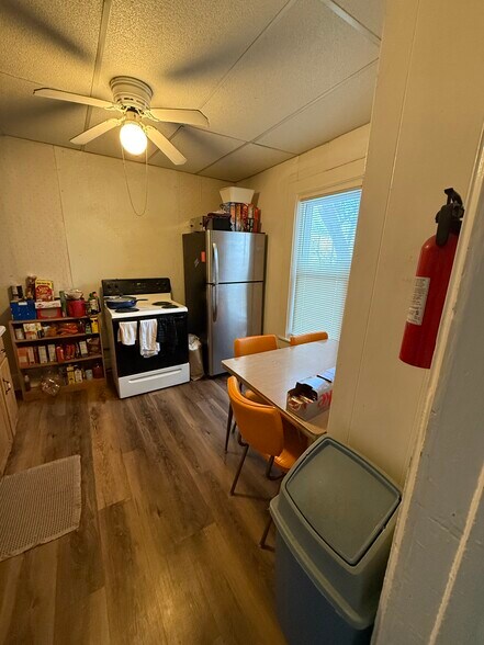 Building Photo - 134 Niagara St