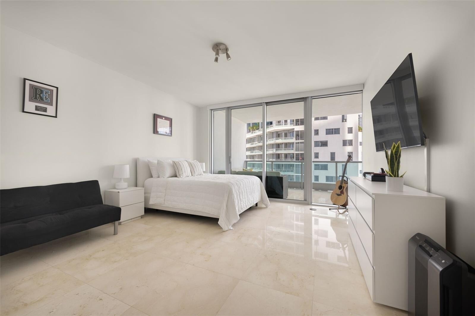Building Photo - 1331 Brickell Bay Dr