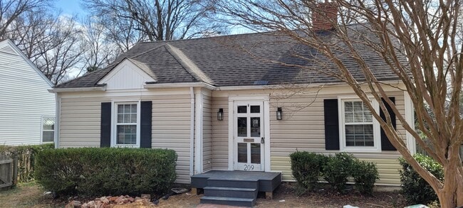Primary Photo - 209 W Cornwallis Dr