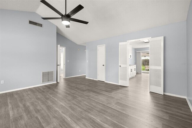 Building Photo - 3257 Laurel Dale Dr