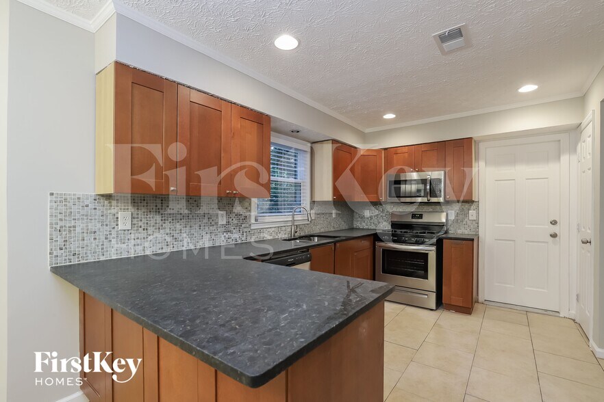 Building Photo - 3585 Chastain Ct