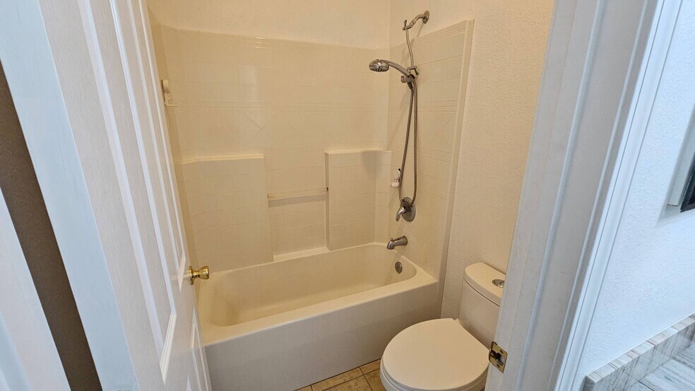 Building Photo - 9641 Darley Way