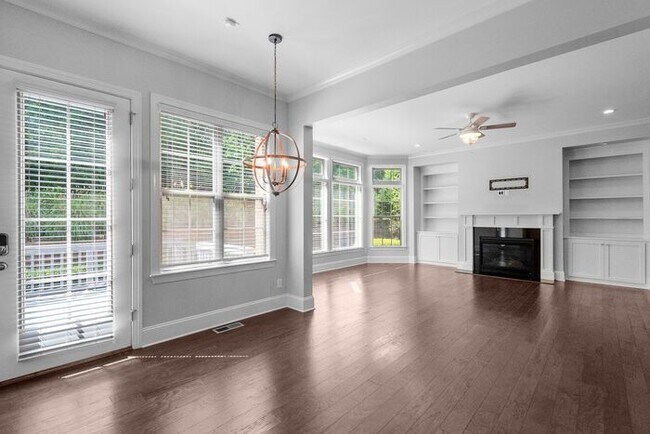 Building Photo - Stunning All-Brick Home in BridgeMill Community!