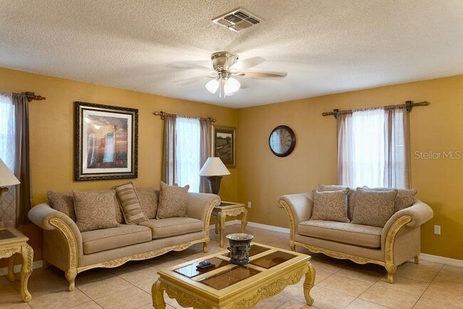 Building Photo - 2874 Paynes Prairie Cir