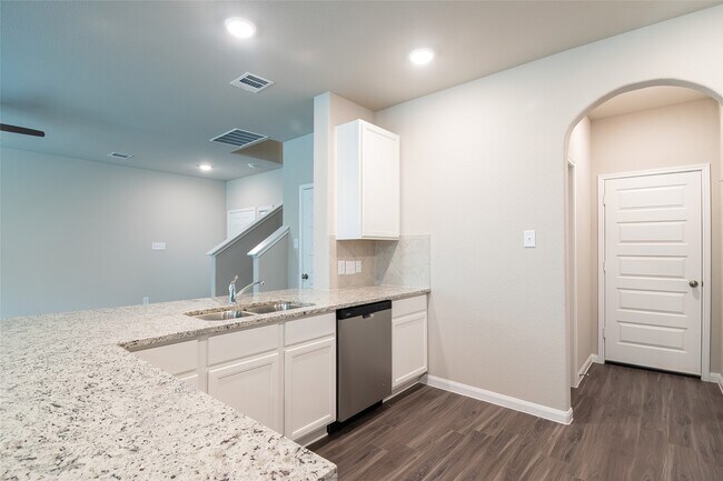Building Photo - 2413 Tavo Trails Dr