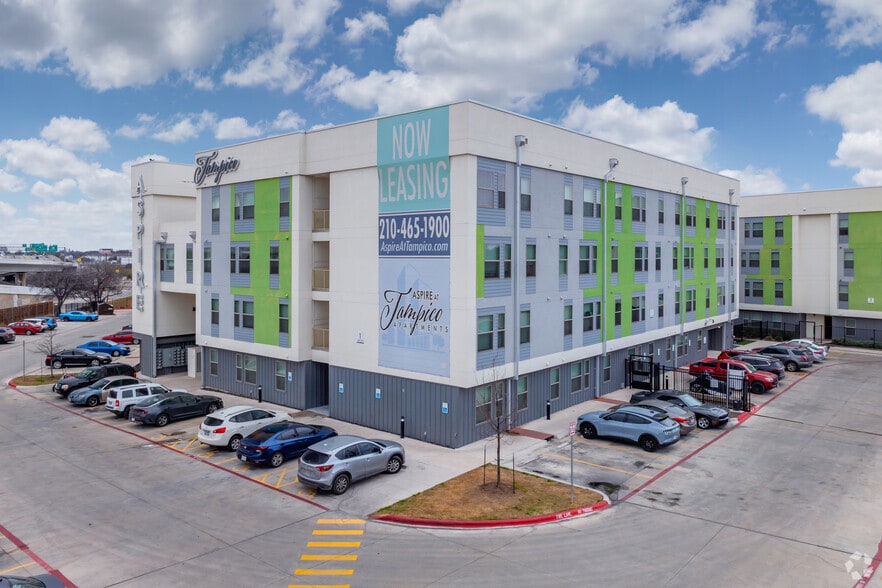 Primary Photo - Aspire at Tampico