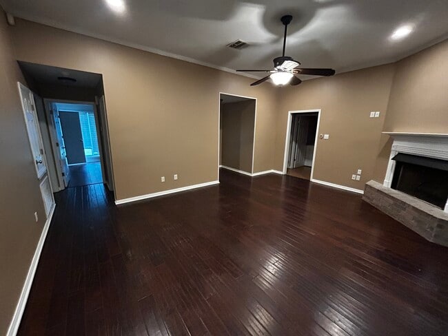 Building Photo - 110 Mohawk Cir