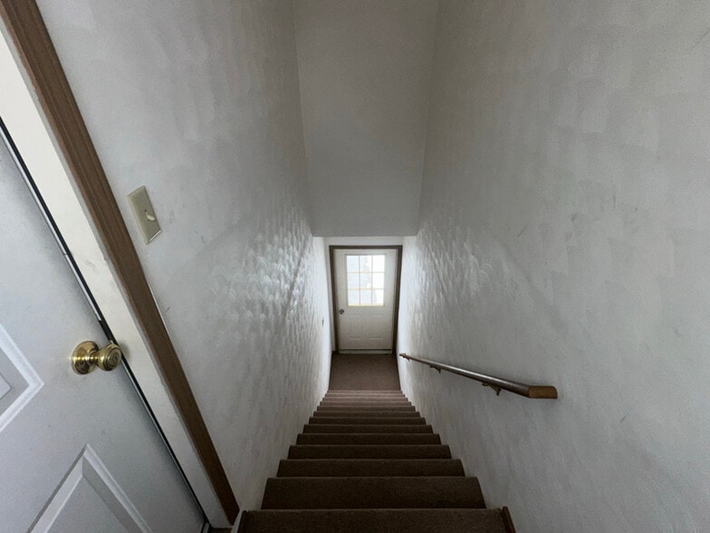 Building Photo - 262 3rd St