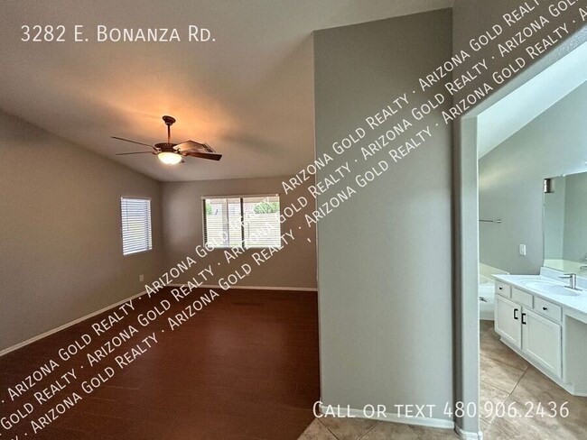 Building Photo - 3282 E Bonanza Rd