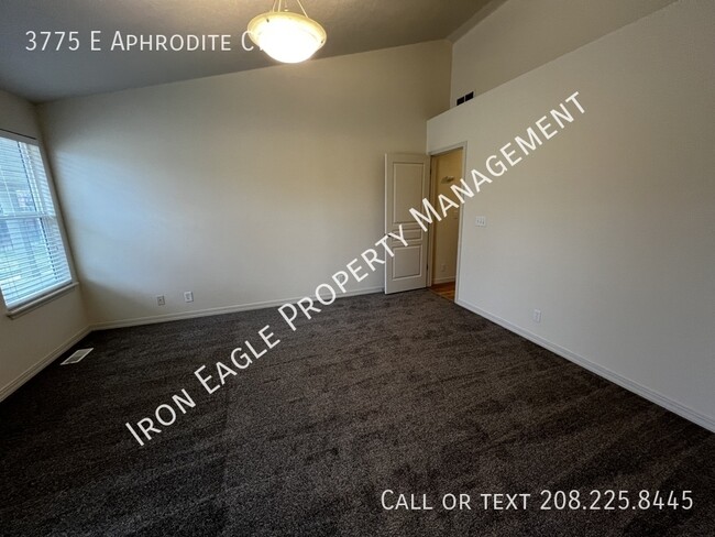 Building Photo - 3775 E Aphrodite Ct