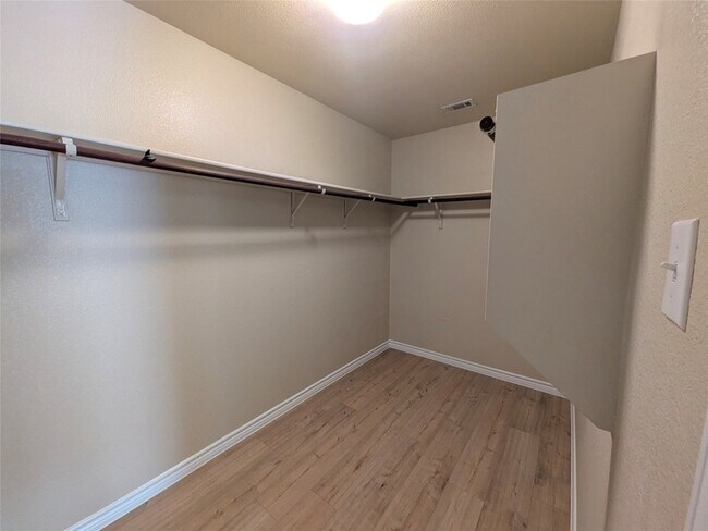 Building Photo - 5760 Fountain Flat Dr