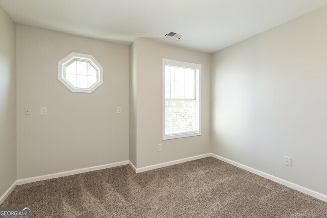 Building Photo - 142 Bethany Manor Dr