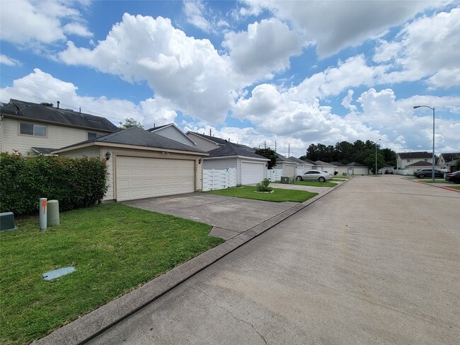 Building Photo - 9607 Farrell Dr
