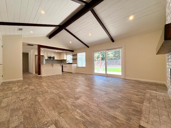 Building Photo - Beautiful 3 Bedroom, 2.5 Bathroom Fully Remodeled Home in Orangevale!