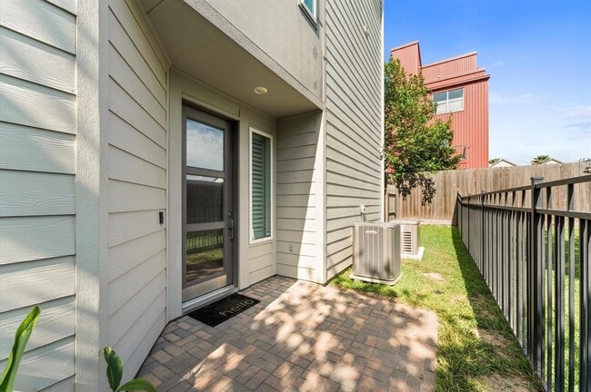 Building Photo - 312 Eado Park Cir