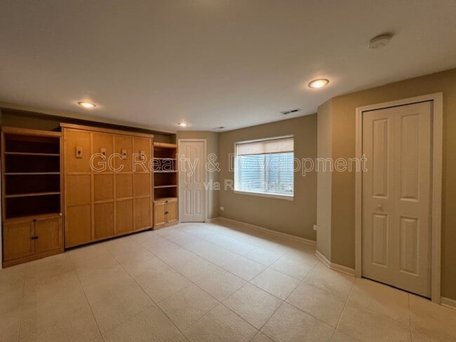 Building Photo - 498 Grosvenor Ln