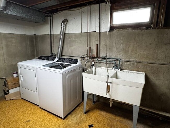 Building Photo - 510 N Fairview Ave