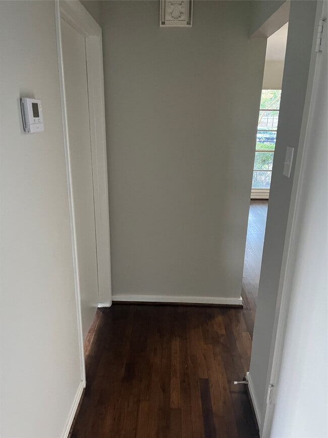 Building Photo - 7202 Carver Ave