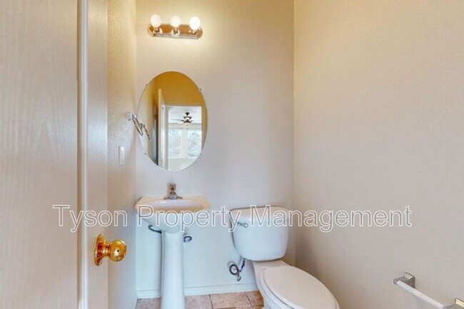 Building Photo - 1375 Peppoli Loop SE