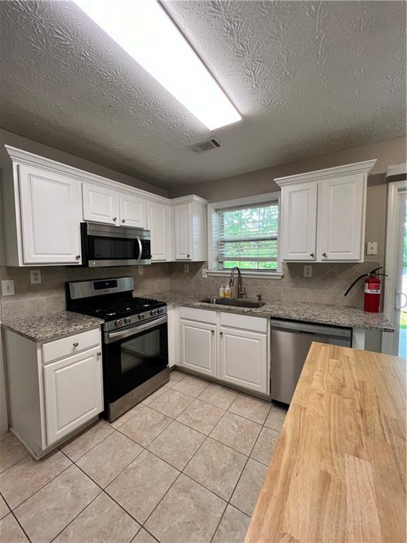 Building Photo - 3250 Northcliff Dr