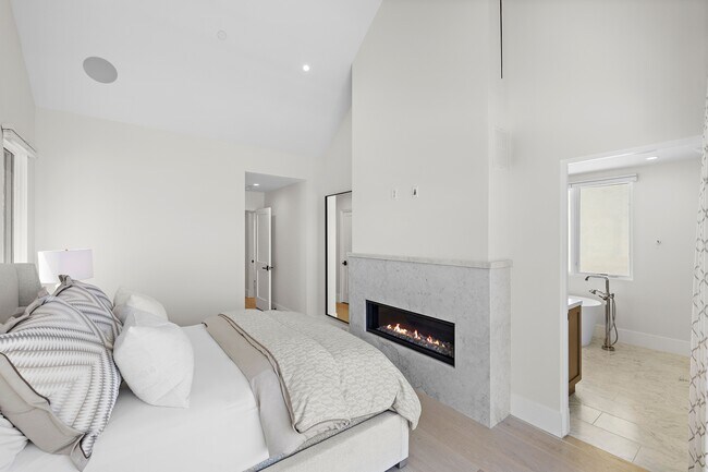 Building Photo - 509 Carnation Ave