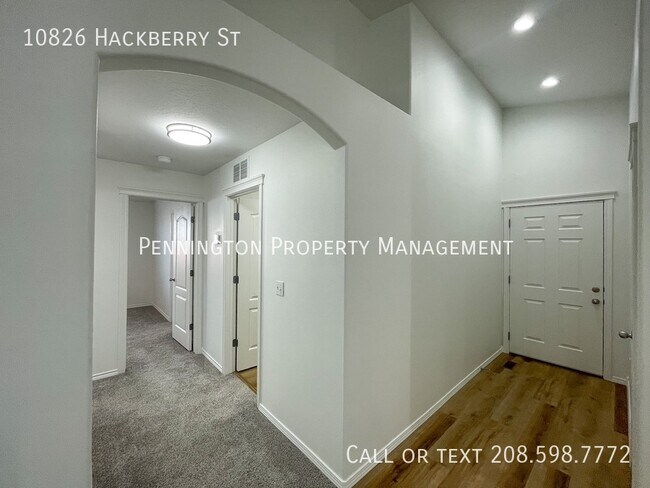 Building Photo - 10826 Hackberry St