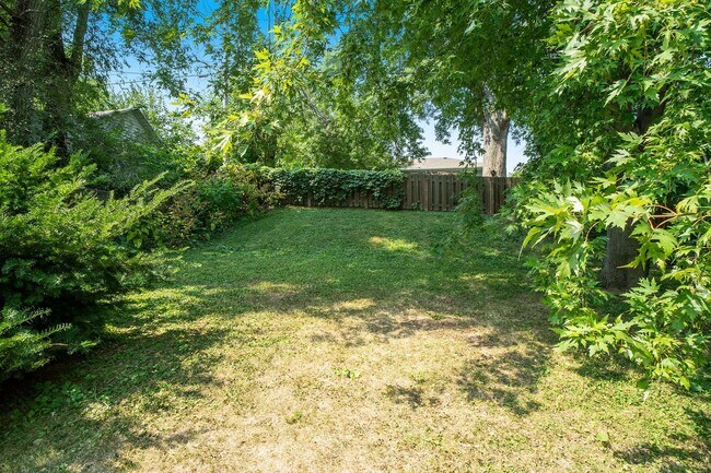 Building Photo - Updated 3 Bedroom Benson Home