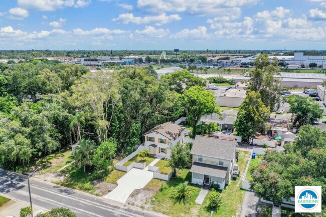 Building Photo - 3226 6th Ave S