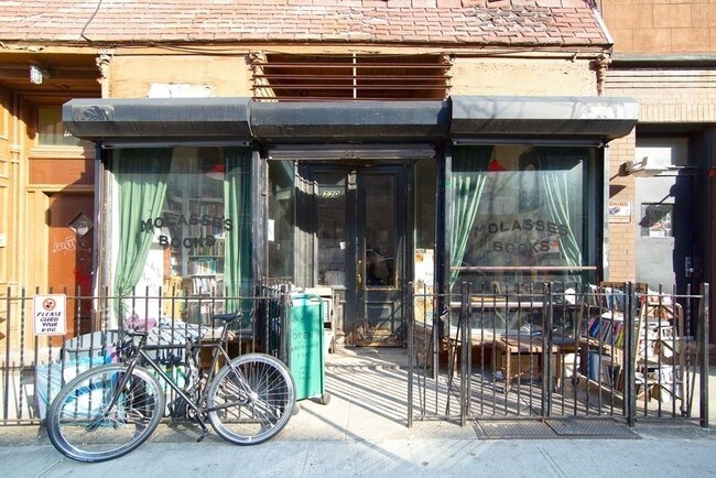 Building Photo - 967 Willoughby Ave