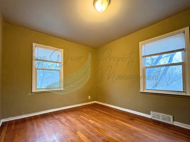 Building Photo - DUPLEX IN INDEPENDENCE!!!!