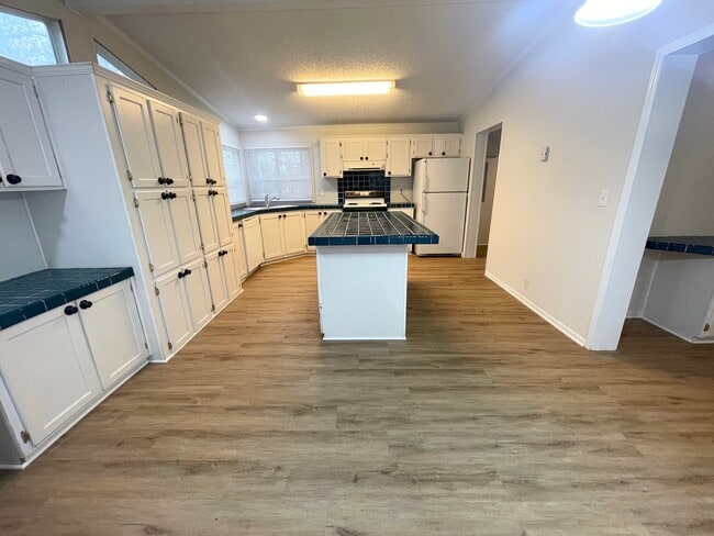 Building Photo - LEASING NOW FOR IMMEDIATE MOVE IN!