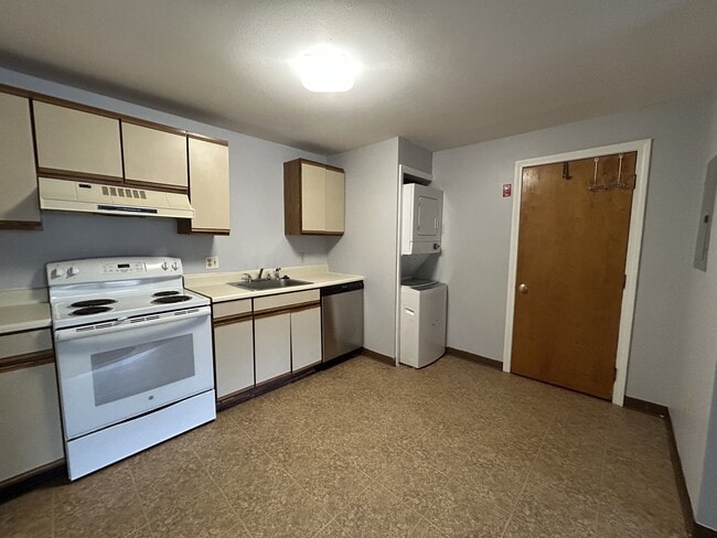 Building Photo - 37 Alice Dr