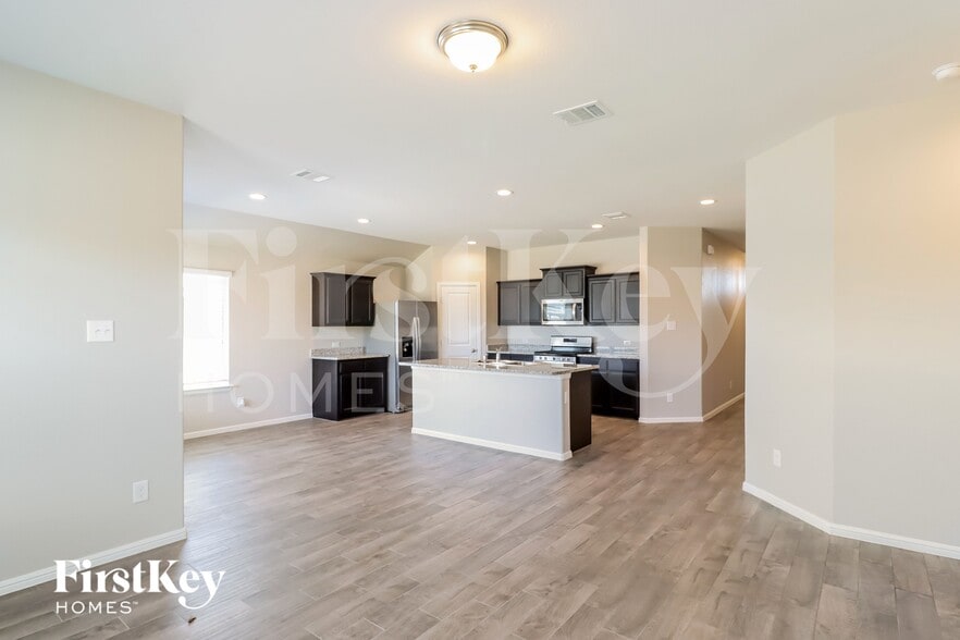 Building Photo - 4624 Corktree Ln